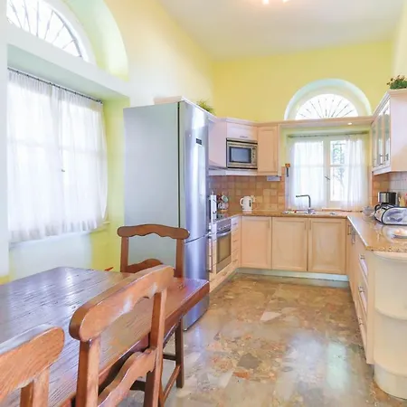 Villa House On The Rocks