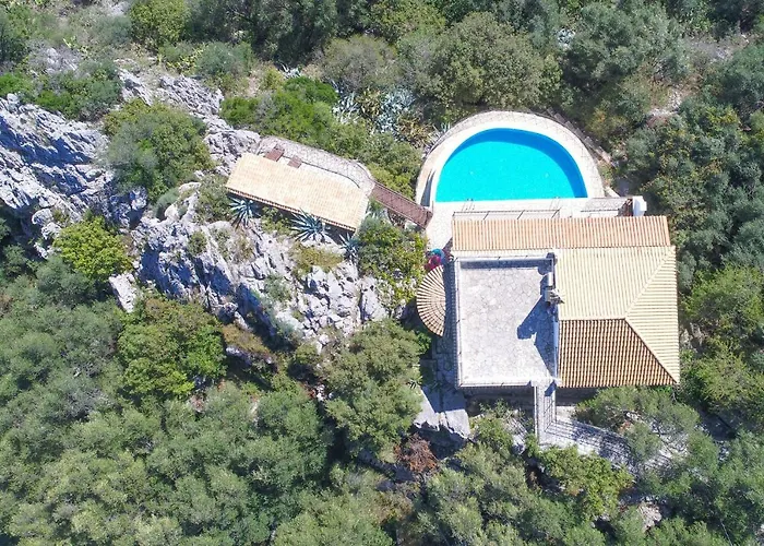 House On The Rocks Villa